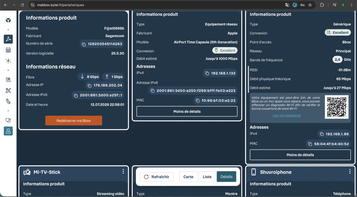 Router screen listing connected devices with their IP and MAC addresses